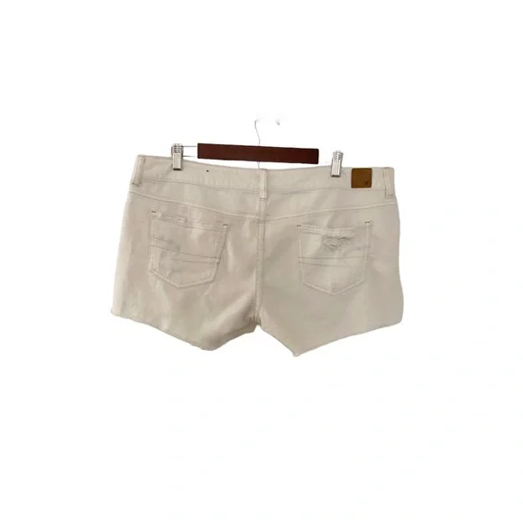 American Eagle Distressed Denim Shorts Size 14 Cream - Picture 7 of 7